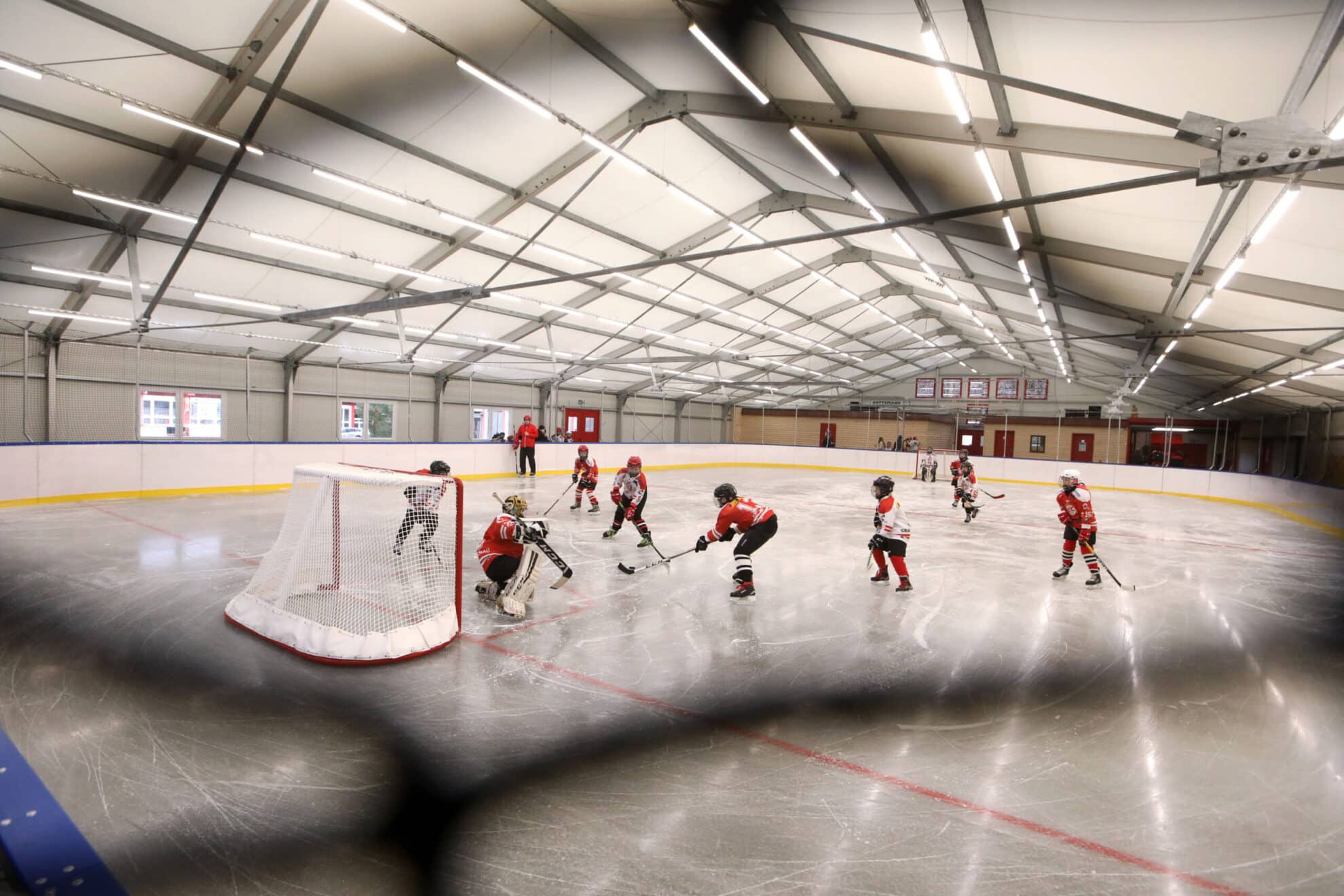 indoor ijshockey met kinderen