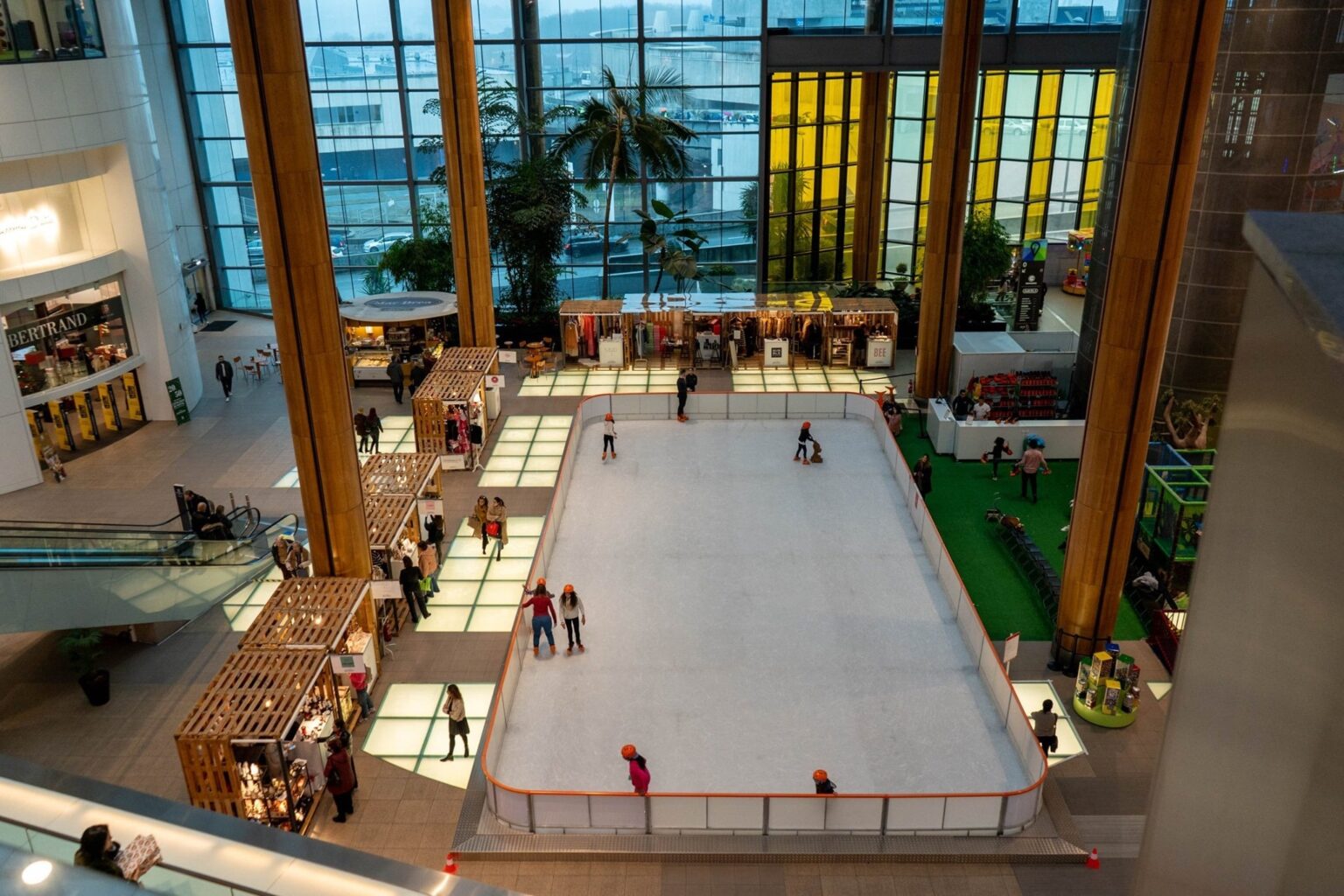 Ice rink for your shopping mall or arcade - Ice-World